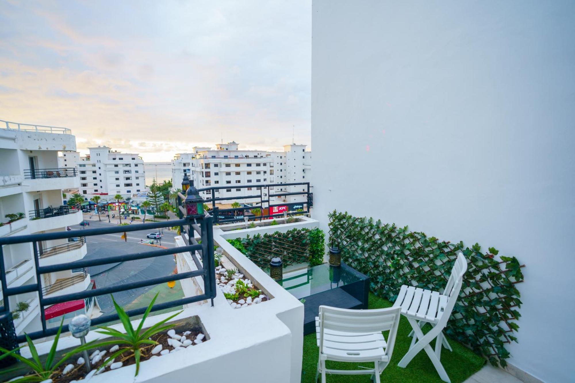 Bright Apartment With Sea View, Few Steps Away From The Tgv 탕헤르 외부 사진